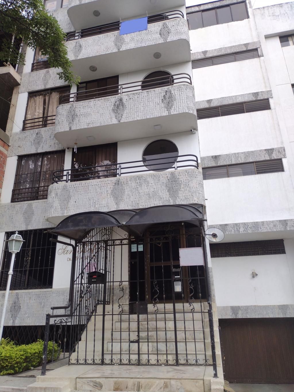 Apartamento en arriendo Valle Del Cauca Cali El Ingenio 140 m2 Habitaciones 3 Baños 3 Garajes 1 Precio $2300000