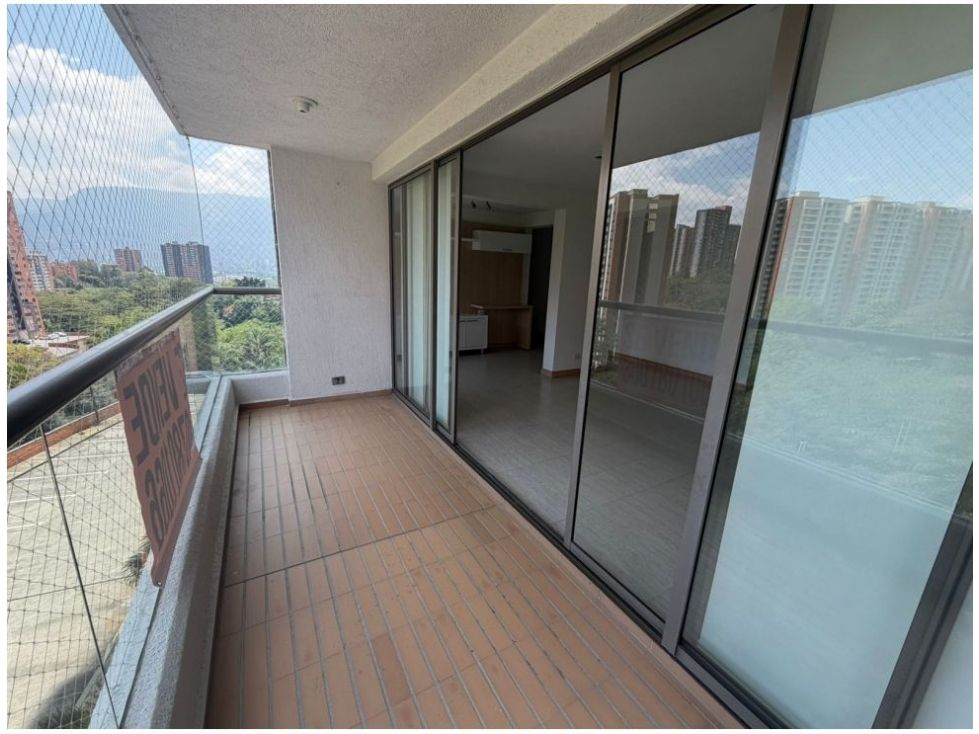 Apartamento en venta Antioquia Medellín Loma De Los Bernal 96 m2 Habitaciones 3 Baños 2 Garajes 2 Precio $850000000