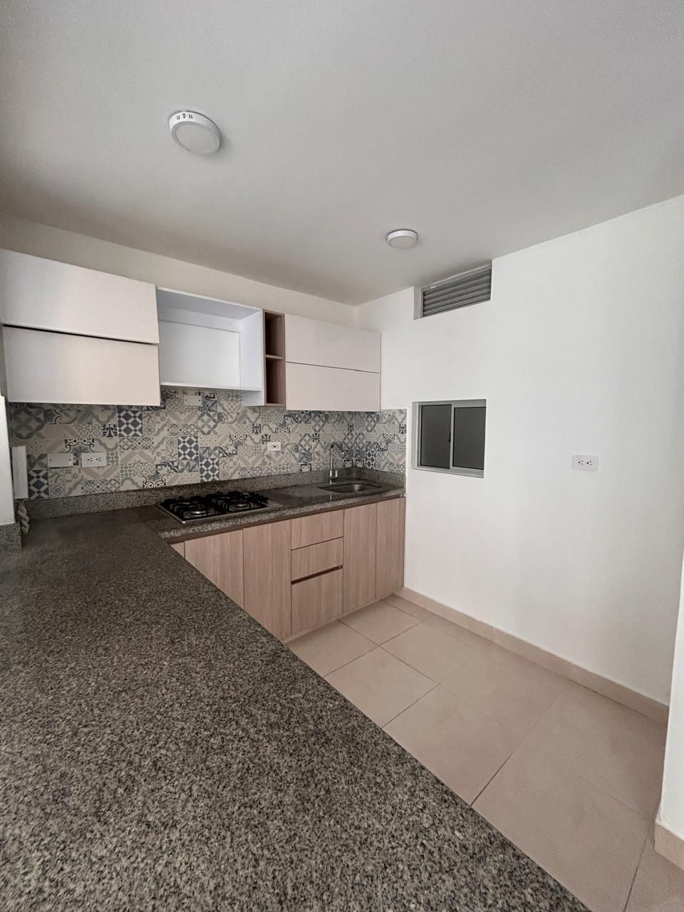 Apartamento en arriendo o venta Atlántico Barranquilla Los Pinos 70 m2 Habitaciones 3 Baños 2 Garajes 2 Precio venta $320000000 Precio arriendo $2100000