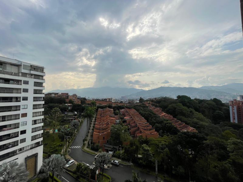 Apartamento en arriendo Antioquia Envigado El Esmeraldal 83 m2 Habitaciones 3 Baños 2 Garajes 2 Precio $4000000