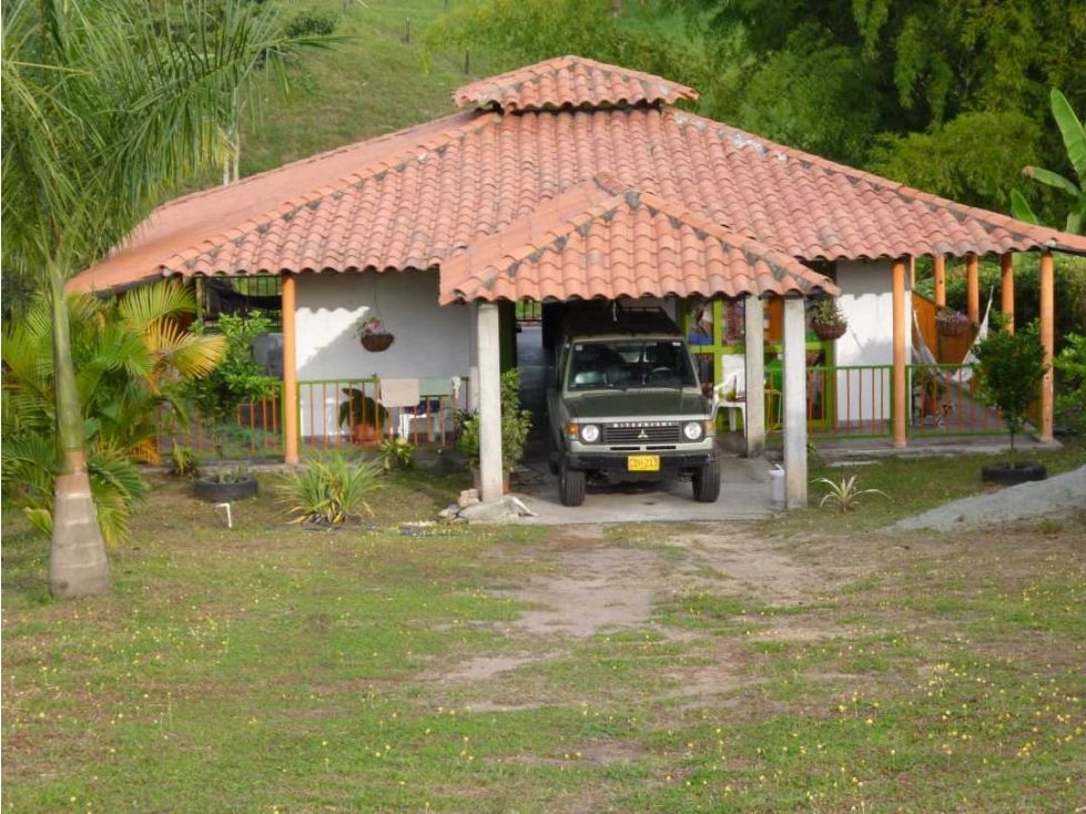 Casa Campestre en venta Quindío Calarcá Calarcá 380 m2 Habitaciones 8 Baños 6 Garajes 1 Precio $920000000
