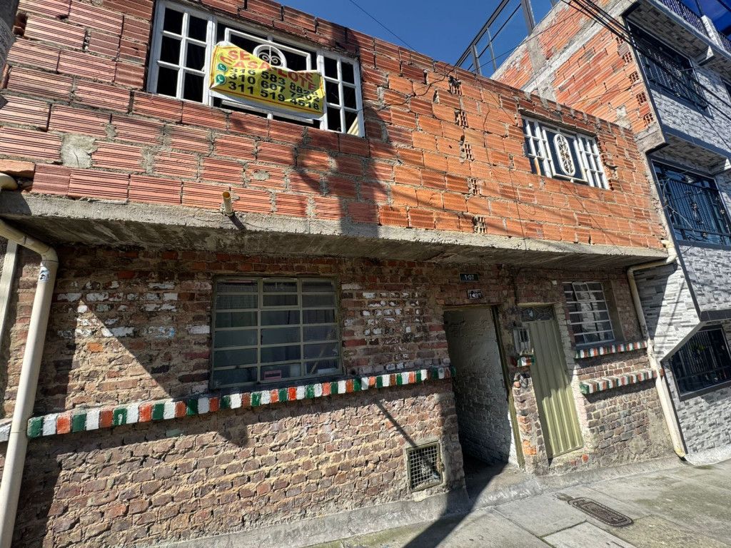 Casa en venta Cundinamarca Bogotá Bello Horizonte 250 m2 Habitaciones 4 Baños 1 Garajes 0 Precio $390000000