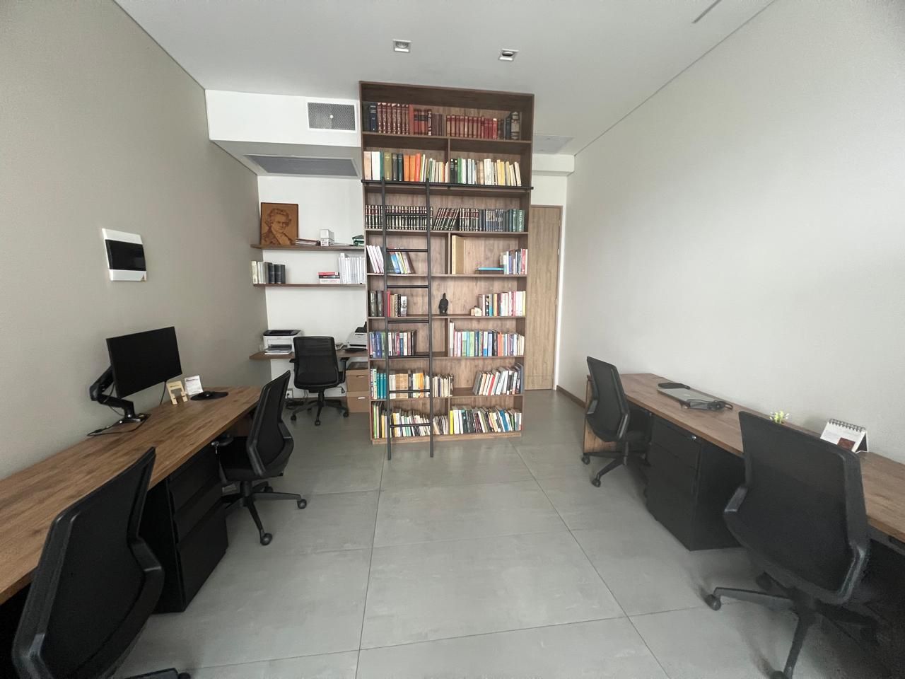 Oficina en arriendo Antioquia Medellín San Lucas 33 m2 Habitaciones 0 Baños 0 Garajes 1 Precio $4700000