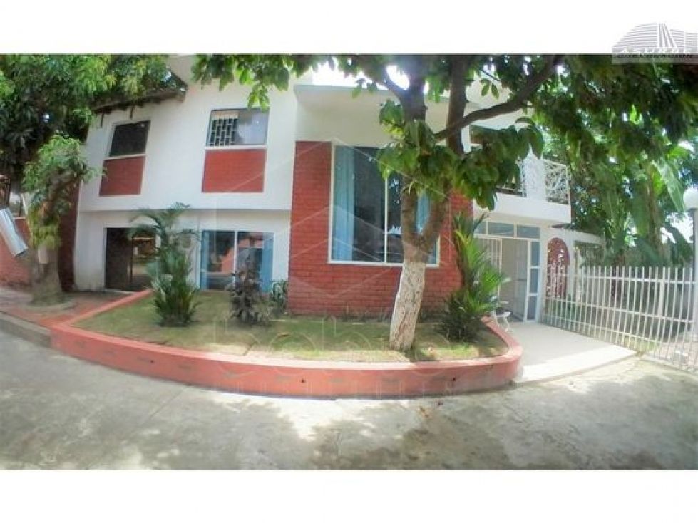 Casa en venta Córdoba Montería Los Alcázares 250 m2 Habitaciones 5 Baños 5 Garajes 2 Precio $520000000