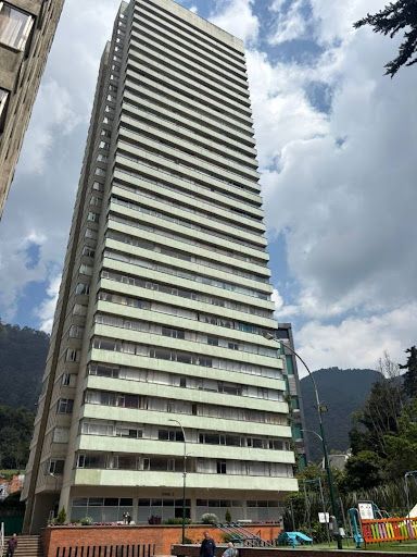 Apartamento en arriendo Cundinamarca Bogotá Las Aguas 126 m2 Habitaciones 3 Baños 2 Garajes 0 Precio $5000000