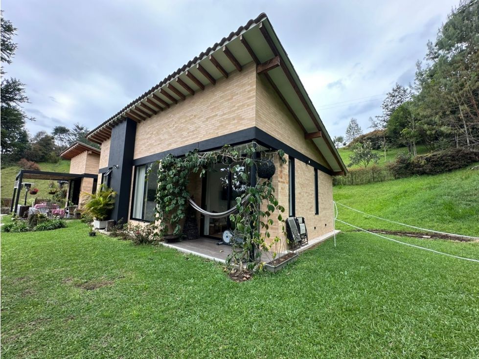 Casa en arriendo Antioquia El Retiro El Retiro 170 m2 Habitaciones 3 Baños 2 Garajes 2 Precio $15000000