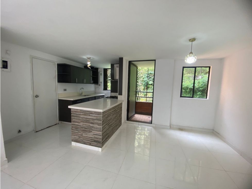 Apartamento en arriendo Antioquia Medellín San Diego 90 m2 Habitaciones 3 Baños 2 Garajes 1 Precio $3800000
