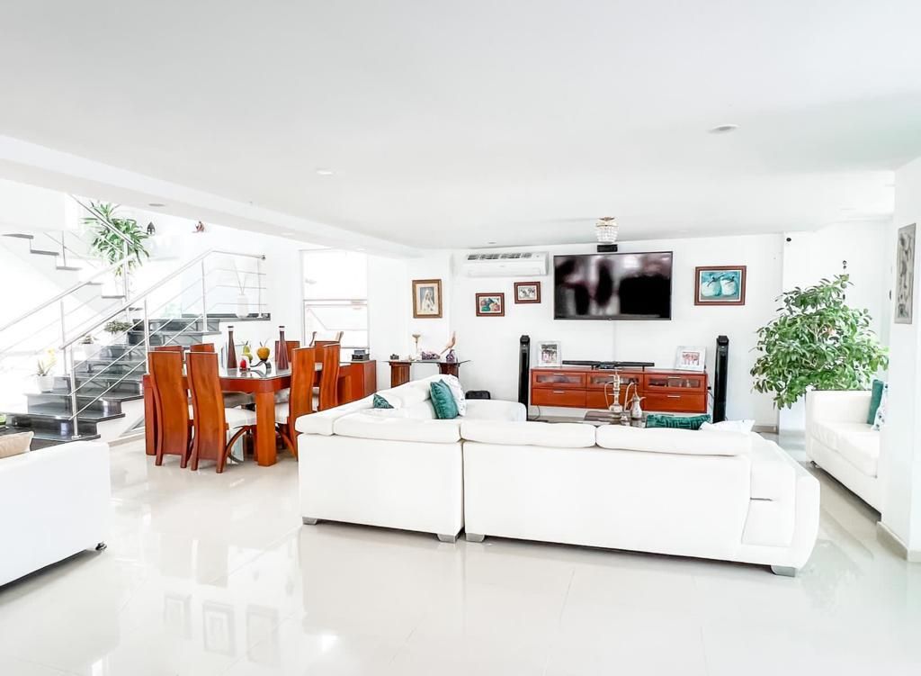 Casa en venta Atlántico Puerto Colombia Cr Villa Campestre 250 m2 Habitaciones 4 Baños 4 Garajes 2 Precio $1600000000