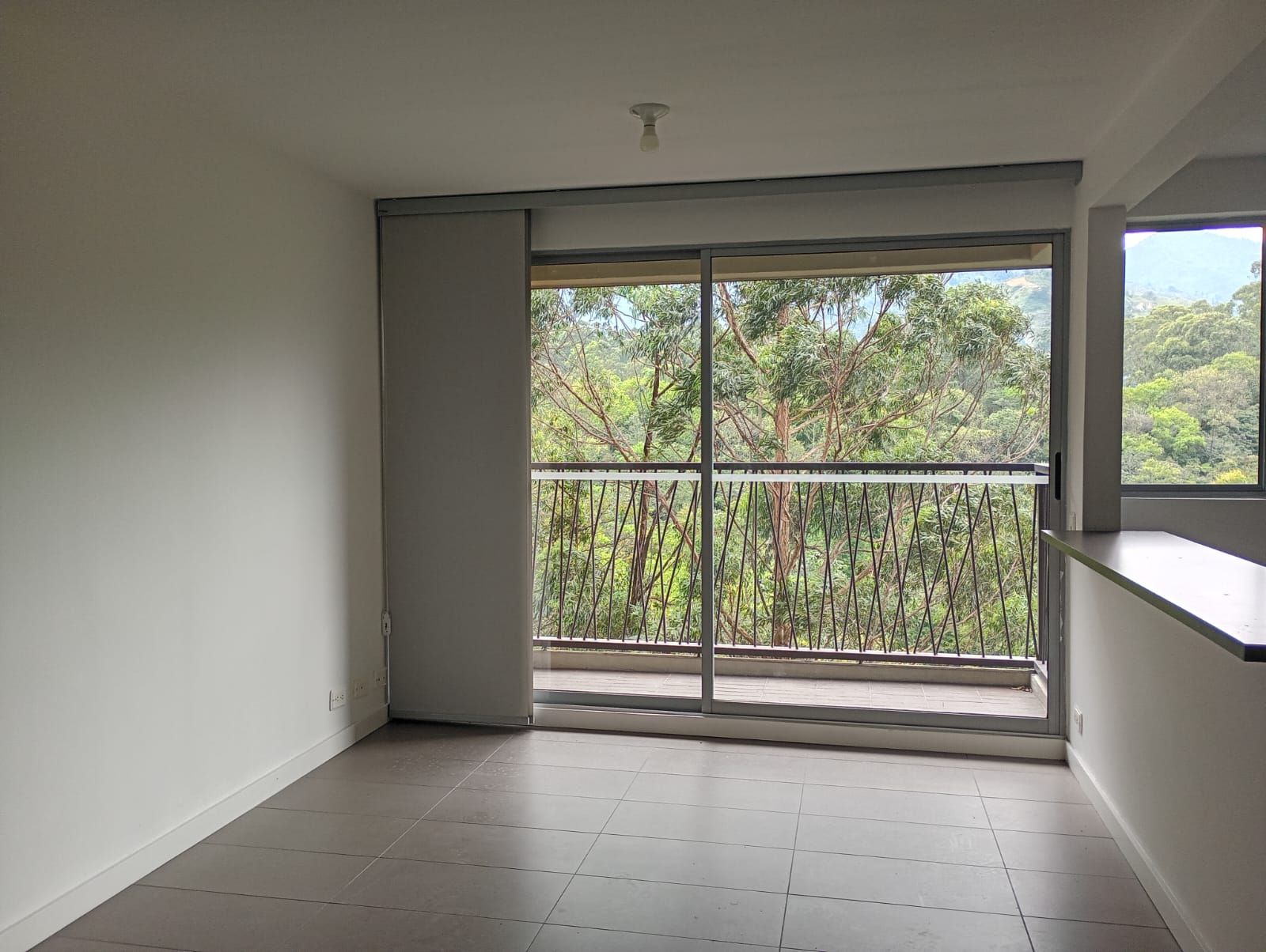 Apartamento en arriendo Antioquia Medellín La Castellana 78 m2 Habitaciones 2 Baños 2 Garajes 1 Precio $3300000