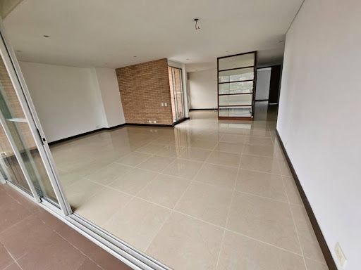 Apartamento en arriendo Antioquia Medellín La Florida 160 m2 Habitaciones 2 Baños 3 Garajes 2 Precio $7900000