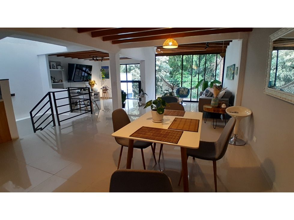 Casa en venta Antioquia Envigado La Inmaculada 270 m2 Habitaciones 3 Baños 3 Garajes 2 Precio $0