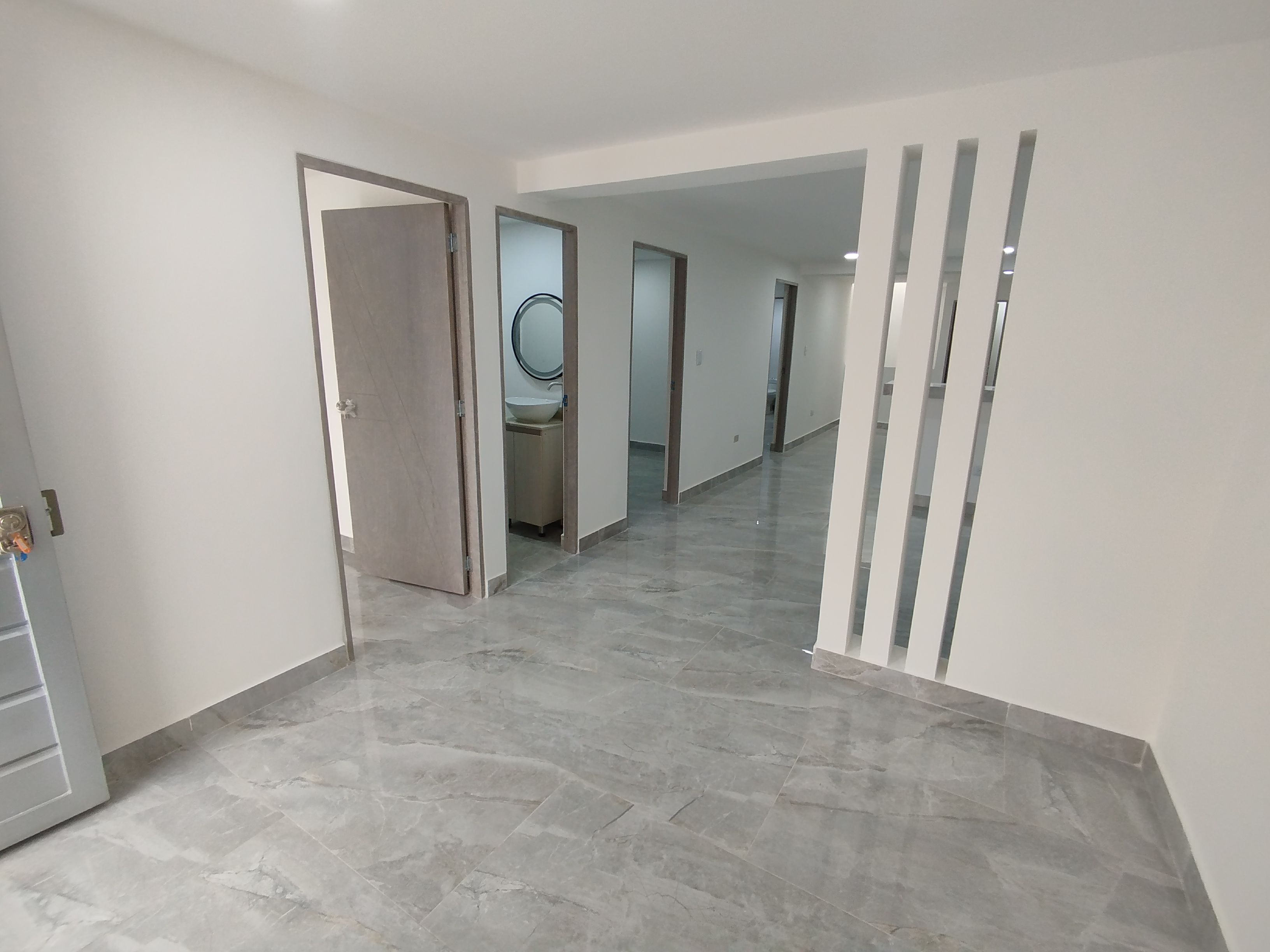 Apartamento en arriendo Antioquia Medellín Loma De Los Bernal 85 m2 Habitaciones 3 Baños 2 Garajes 0 Precio $2800000