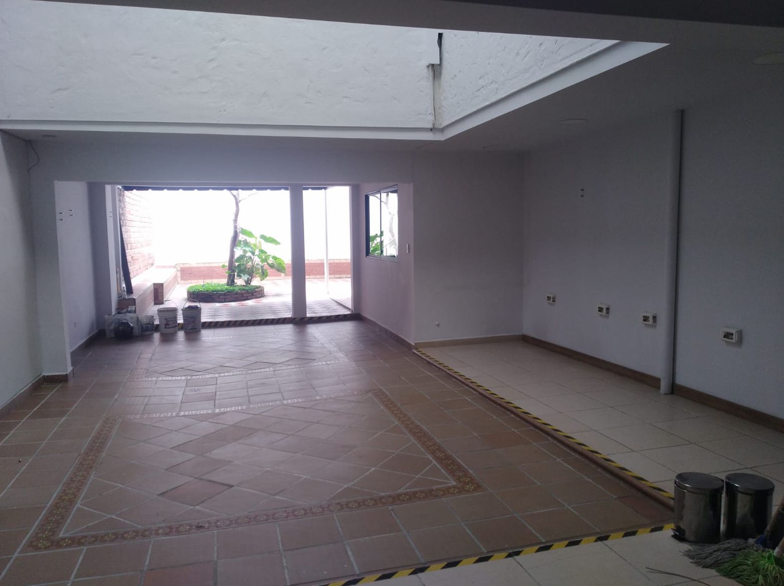 Oficina en arriendo Antioquia Medellín Laureles 420 m2 Habitaciones 0 Baños 6 Garajes 1 Precio $10000000