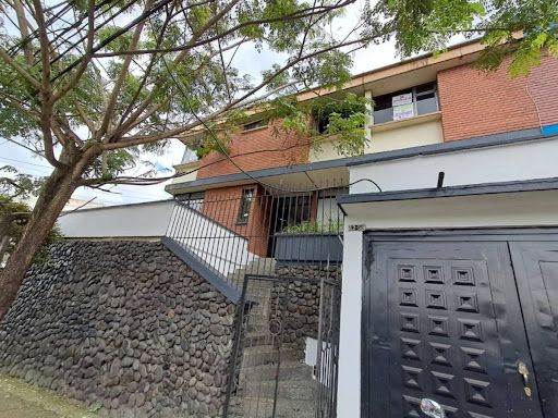 Casa en arriendo Risaralda Pereira Maraya 300 m2 Habitaciones 6 Baños 3 Garajes 2 Precio $4600000