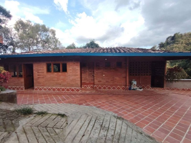Casa en arriendo Antioquia La Estrella San Agustín 120 m2 Habitaciones 3 Baños 2 Garajes 3 Precio $3200000