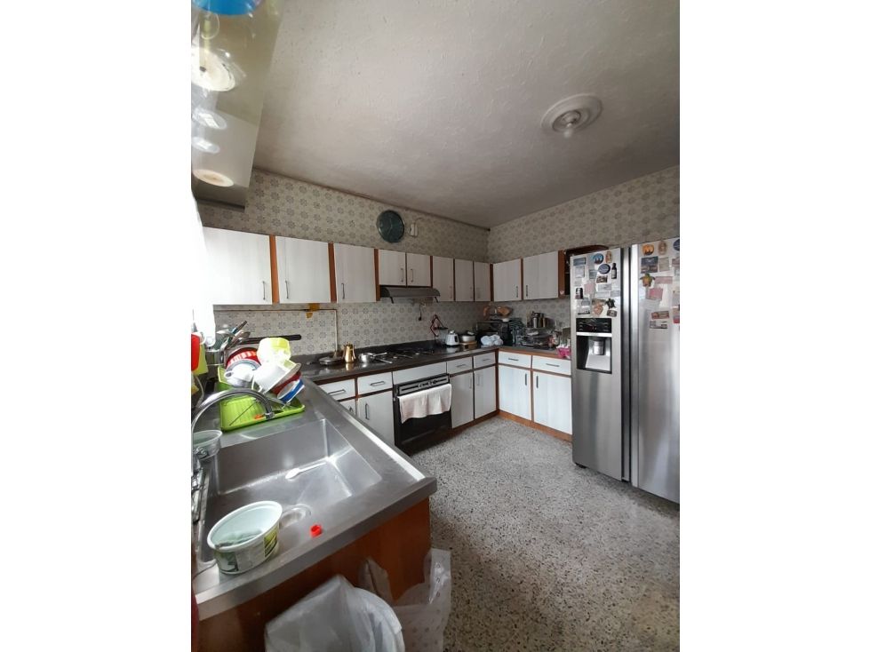 Casa en venta Antioquia Medellín Santa Teresita 325 m2 Habitaciones 6 Baños 6 Garajes 1 Precio $1300000000