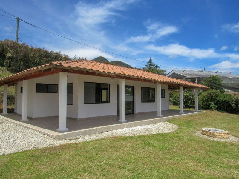 Finca en venta Antioquia El Carmen De Viboral El Centro 130 m2 Habitaciones 2 Baños 2 Garajes 1 Precio $880000000