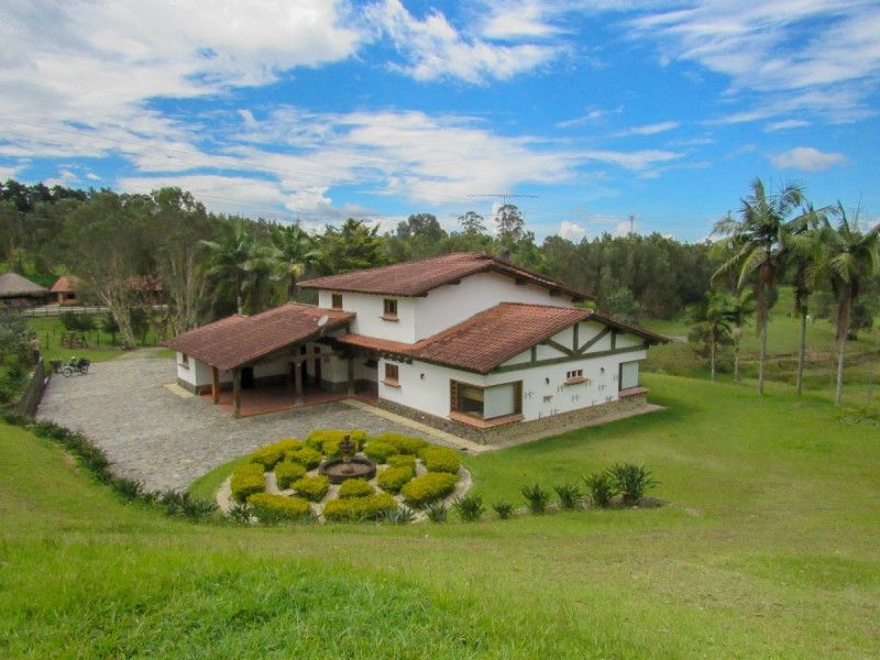 Finca en venta Antioquia Rionegro Urbanizacion Altos De Pereira 550 m2 Habitaciones 4 Baños 4 Garajes 2 Precio $17500000000
