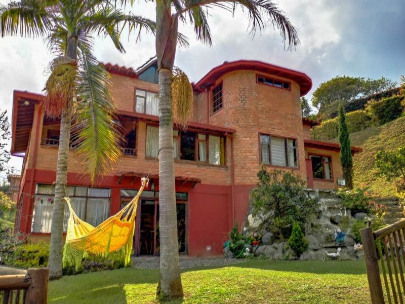 Finca en venta Antioquia Guarne Centro 300 m2 Habitaciones 4 Baños 5 Garajes 1 Precio $1100000000