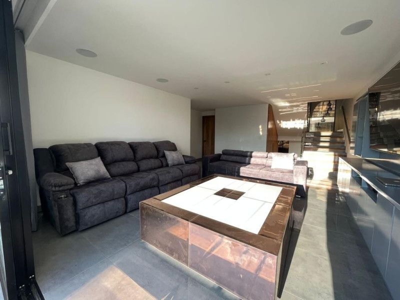 Casa en arriendo Antioquia Medellín Asomadera No2 370 m2 Habitaciones 3 Baños 3 Garajes 2 Precio $23000000