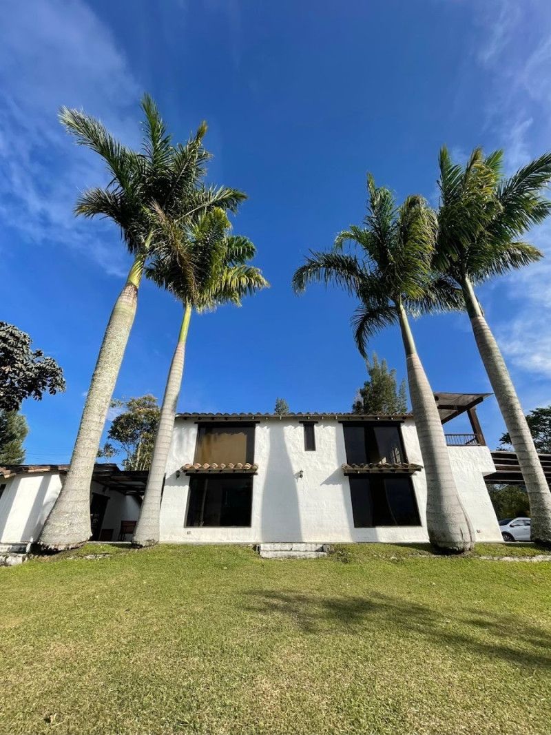 Finca en venta Antioquia Rionegro San Antonio 300 m2 Habitaciones 5 Baños 4 Garajes 3 Precio $1900000000