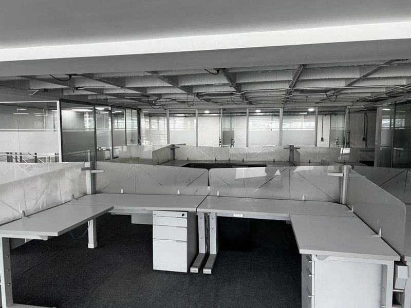 Oficina en venta Antioquia Medellín Guayabal 735 m2 Habitaciones 0 Baños 8 Garajes 2 Precio $2500000000
