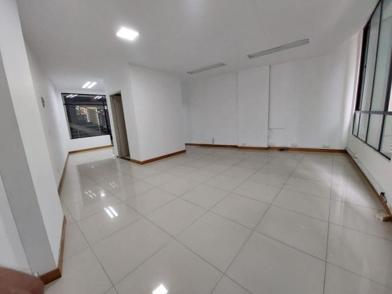 Local en arriendo Antioquia Medellín Urbanizacion Santa Maria De Oviedo 46 m2 Habitaciones 0 Baños 0 Garajes 1 Precio $4763146