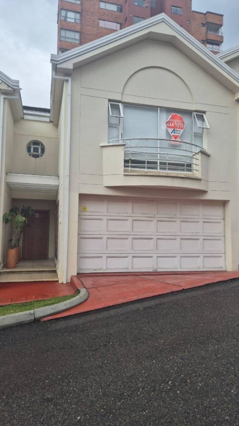 Apartamento en arriendo Antioquia Medellín Las Palmas 297 m2 Habitaciones 4 Baños 5 Garajes 2 Precio $9000000