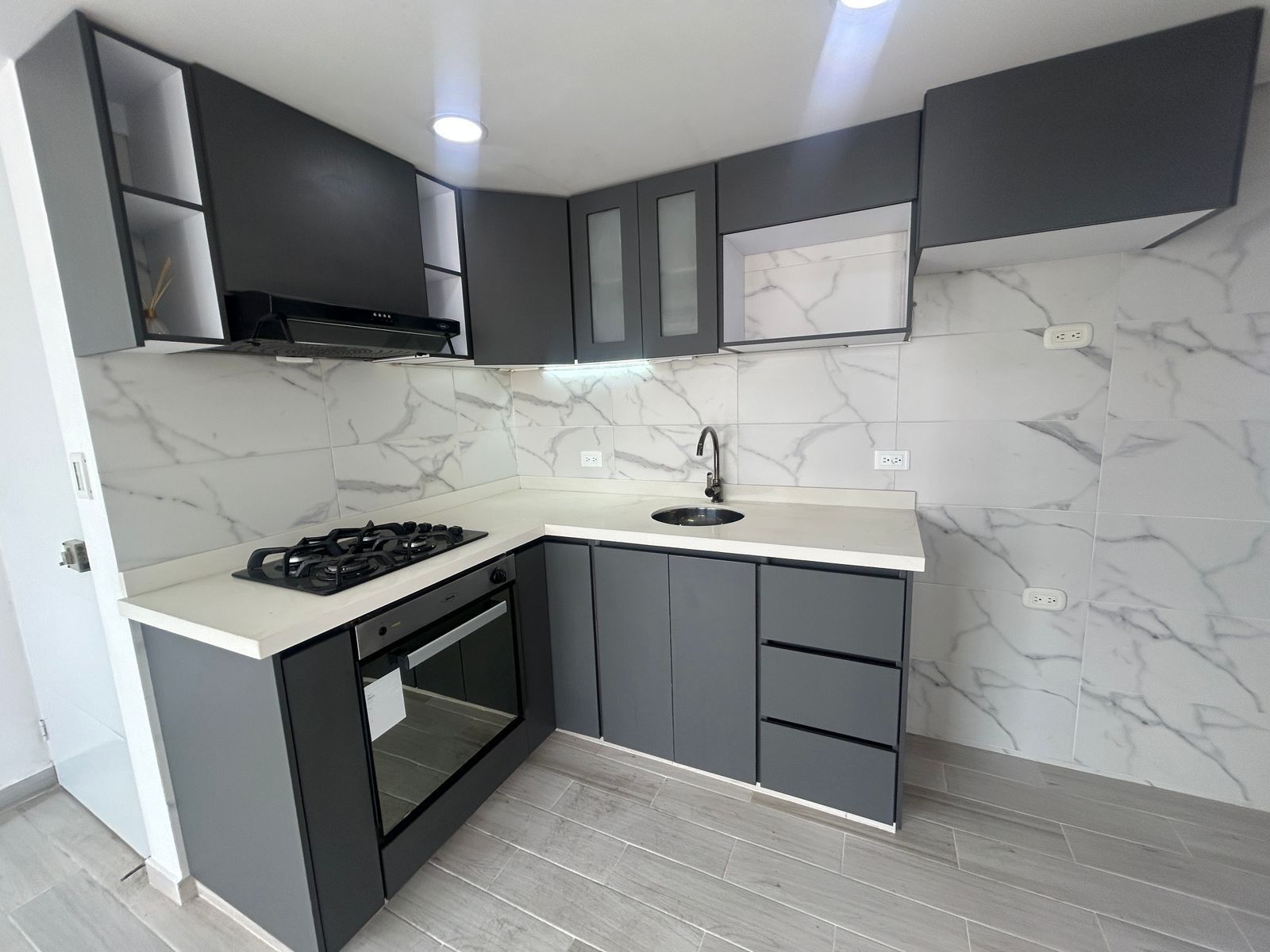 Apartamento en arriendo Valle Del Cauca Cali Condominio Zafiro 60 m2 Habitaciones 3 Baños 2 Garajes 1 Precio $1400000