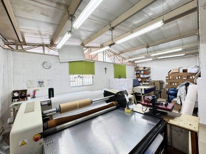 Bodega en arriendo Antioquia Medellín El Danubio 300 m2 Habitaciones 0 Baños 2 Garajes 0 Precio $10000000