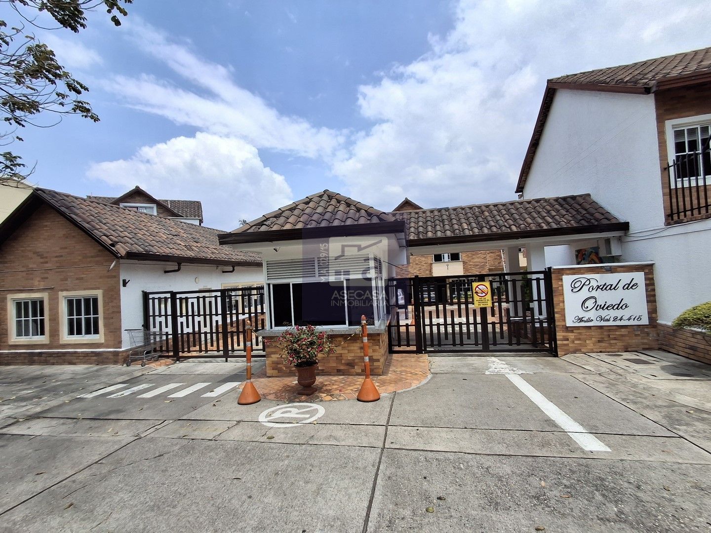 Casa en arriendo Santander Floridablanca Ub Portal De Oviedo 135 m2 Habitaciones 4 Baños 3 Garajes 2 Precio $3330000