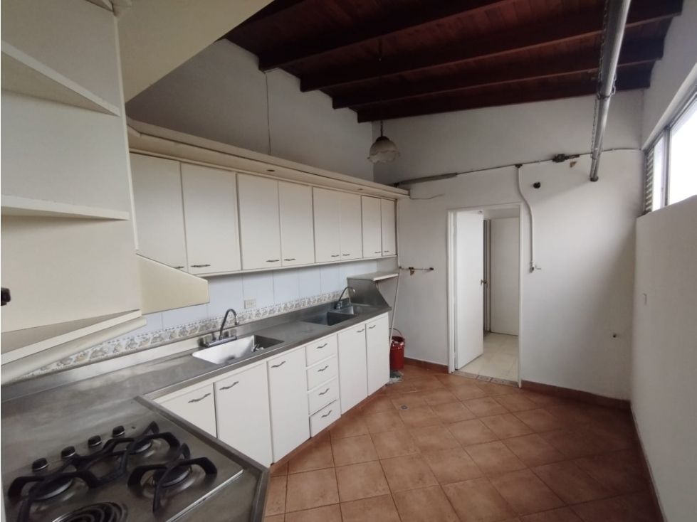 Apartamento en arriendo Antioquia Medellín San Bernardo 80 m2 Habitaciones 4 Baños 3 Garajes 1 Precio $2445000