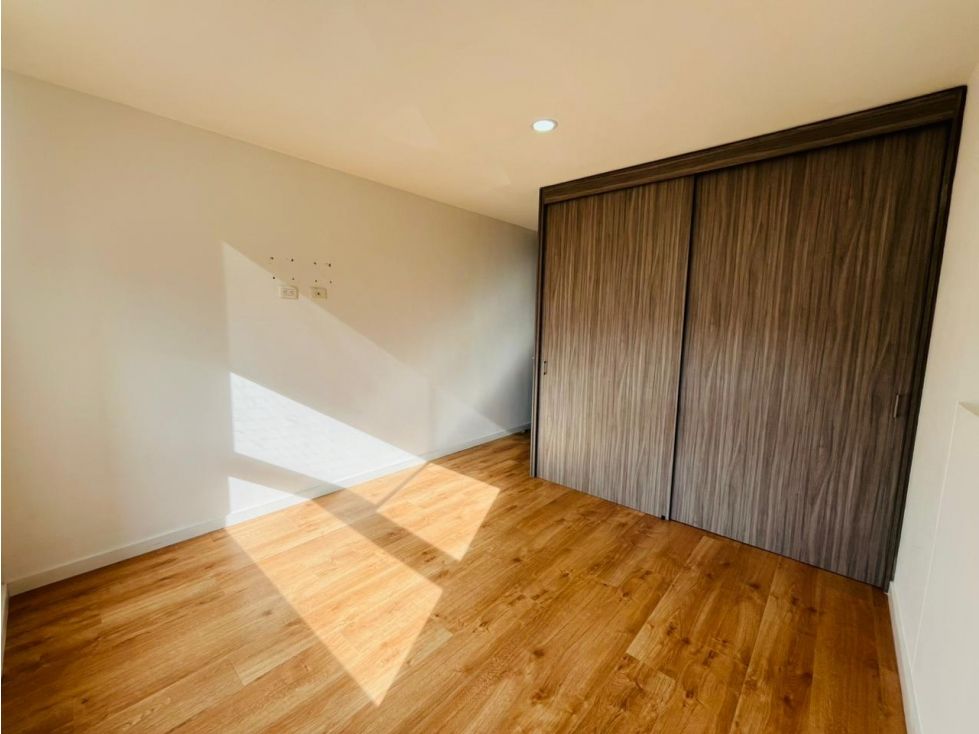 Apartamento en arriendo Antioquia Medellín Loma De Las Brujas 170 m2 Habitaciones 3 Baños 2 Garajes 1 Precio $7500000