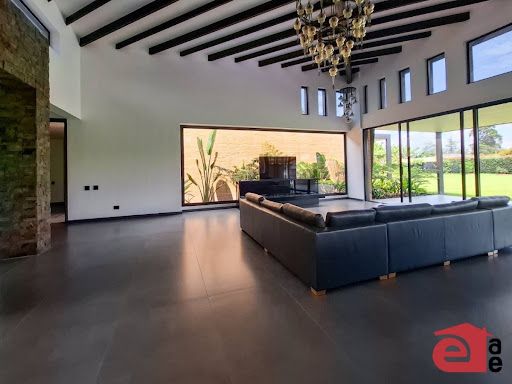 Casa Campestre en arriendo Antioquia Rionegro Rionegro 2700 m2 Habitaciones 5 Baños 8 Garajes 3 Precio $28000000