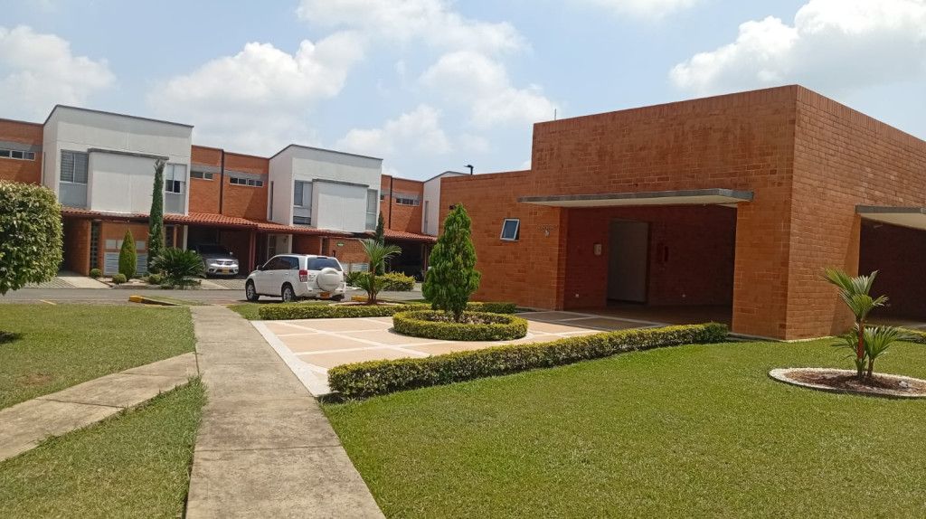 Casa en arriendo Valle Del Cauca Jamundí Cn Sol De La Arboleda 100 m2 Habitaciones 3 Baños 3 Garajes 2 Precio $2300000