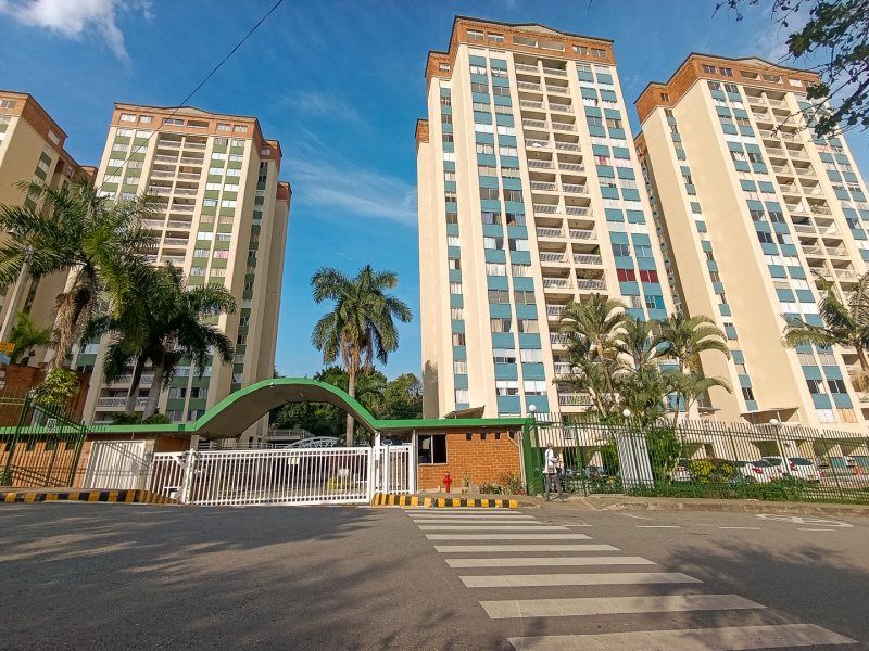 Apartamento en arriendo Antioquia Medellín Altamira 70 m2 Habitaciones 3 Baños 2 Garajes 0 Precio $2400000