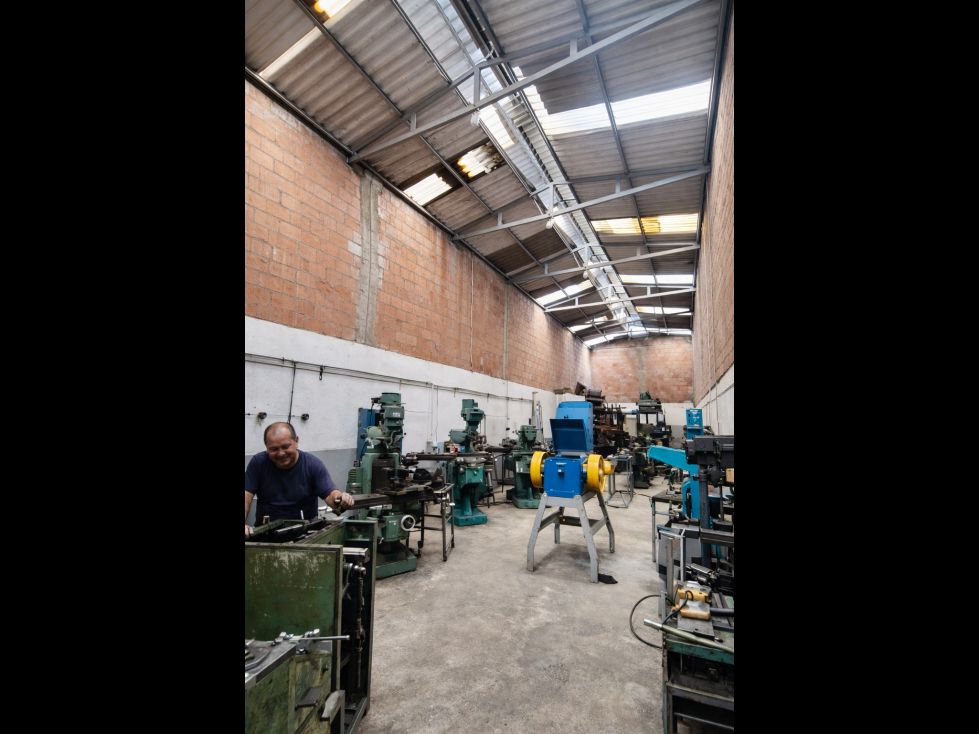 Bodega en venta Valle Del Cauca Cali Troncal 168 m2 Habitaciones 0 Baños 2 Garajes 1 Precio $515000000