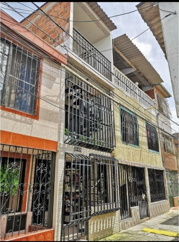 Casa en venta Valle Del Cauca Cali Calypso 160 m2 Habitaciones 6 Baños 3 Garajes 0 Precio $245000000
