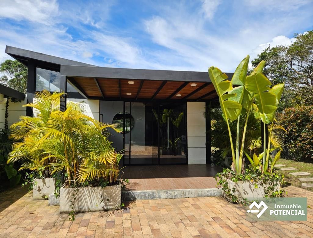 Casa Campestre en arriendo Antioquia Marinilla Belen Norte 130 m2 Habitaciones 3 Baños 2 Garajes 4 Precio $4800000