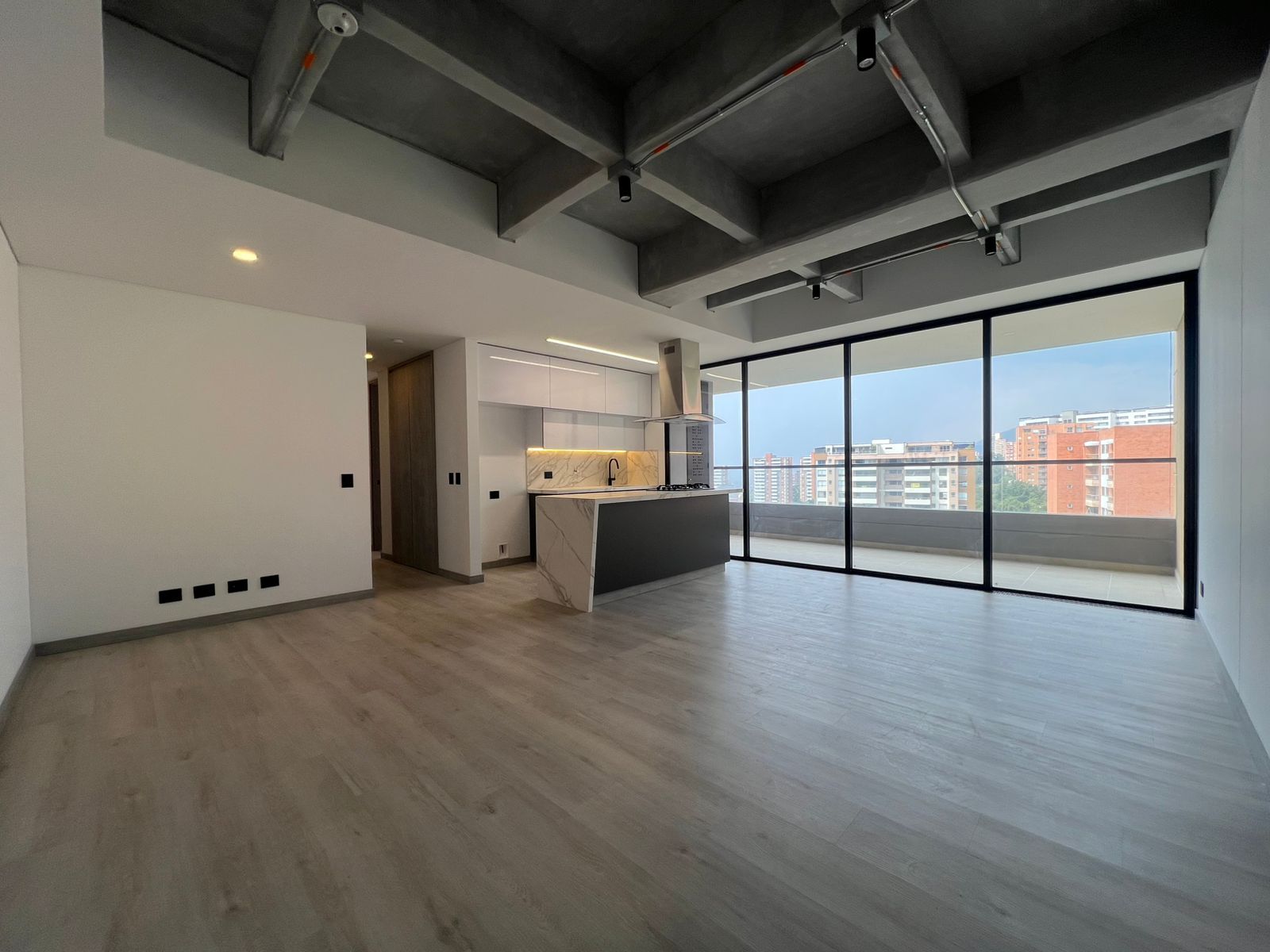 Apartamento en arriendo Antioquia Envigado Loma Del Atravesado 125 m2 Habitaciones 3 Baños 4 Garajes 2 Precio $8150000