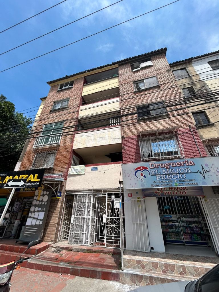 Apartamento en arriendo Valle Del Cauca Cali Br Los Alcazares 65 m2 Habitaciones 3 Baños 2 Garajes 0 Precio $820000
