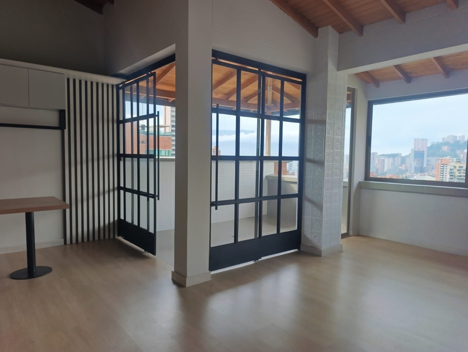 Apartamento en arriendo Antioquia Medellín El Tesoro 80 m2 Habitaciones 2 Baños 2 Garajes 1 Precio $4900000