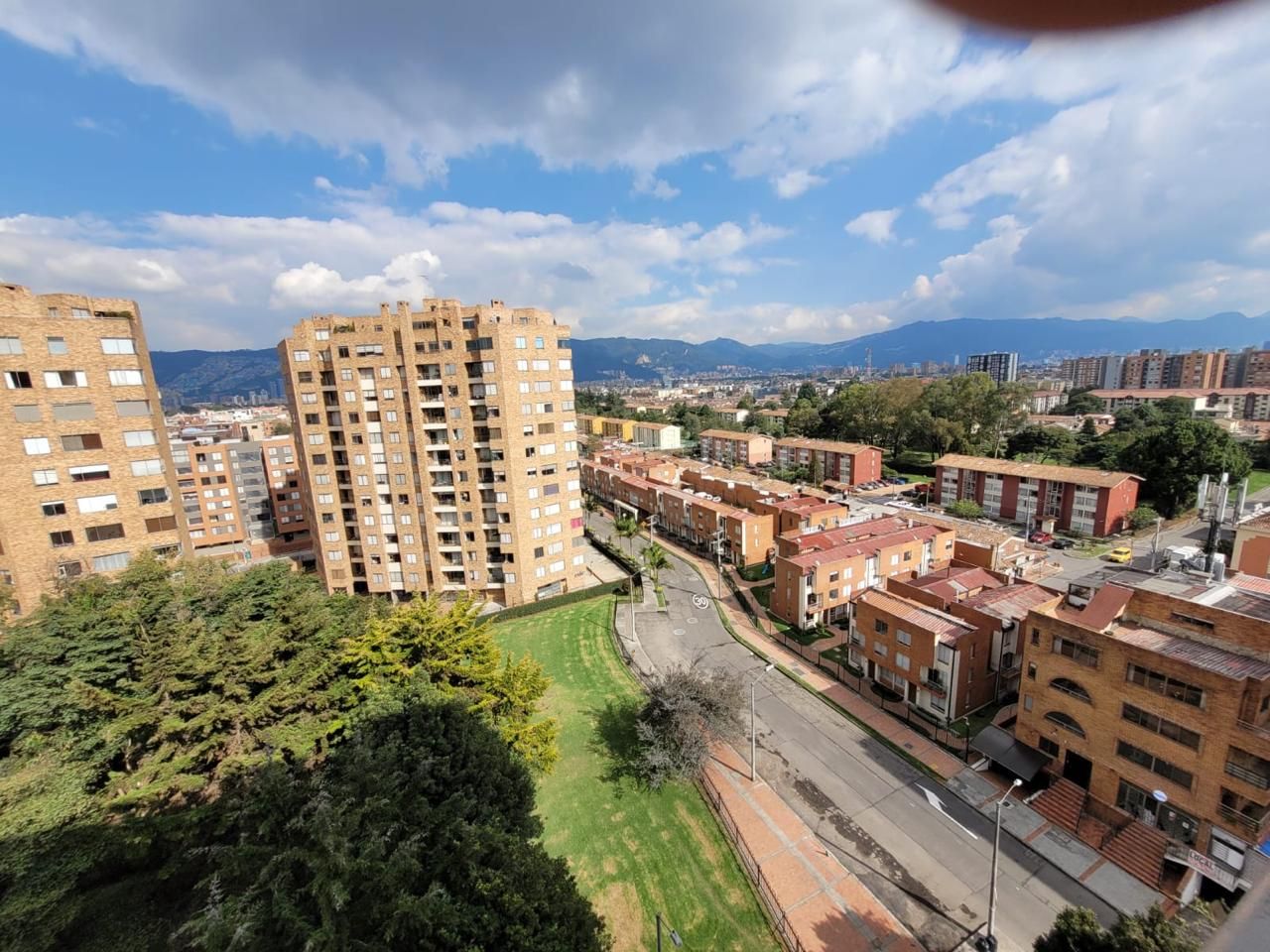 Apartamento en venta Cundinamarca Bogotá Hayuelos 130 m2 Habitaciones 3 Baños 2 Garajes 2 Precio $850000000