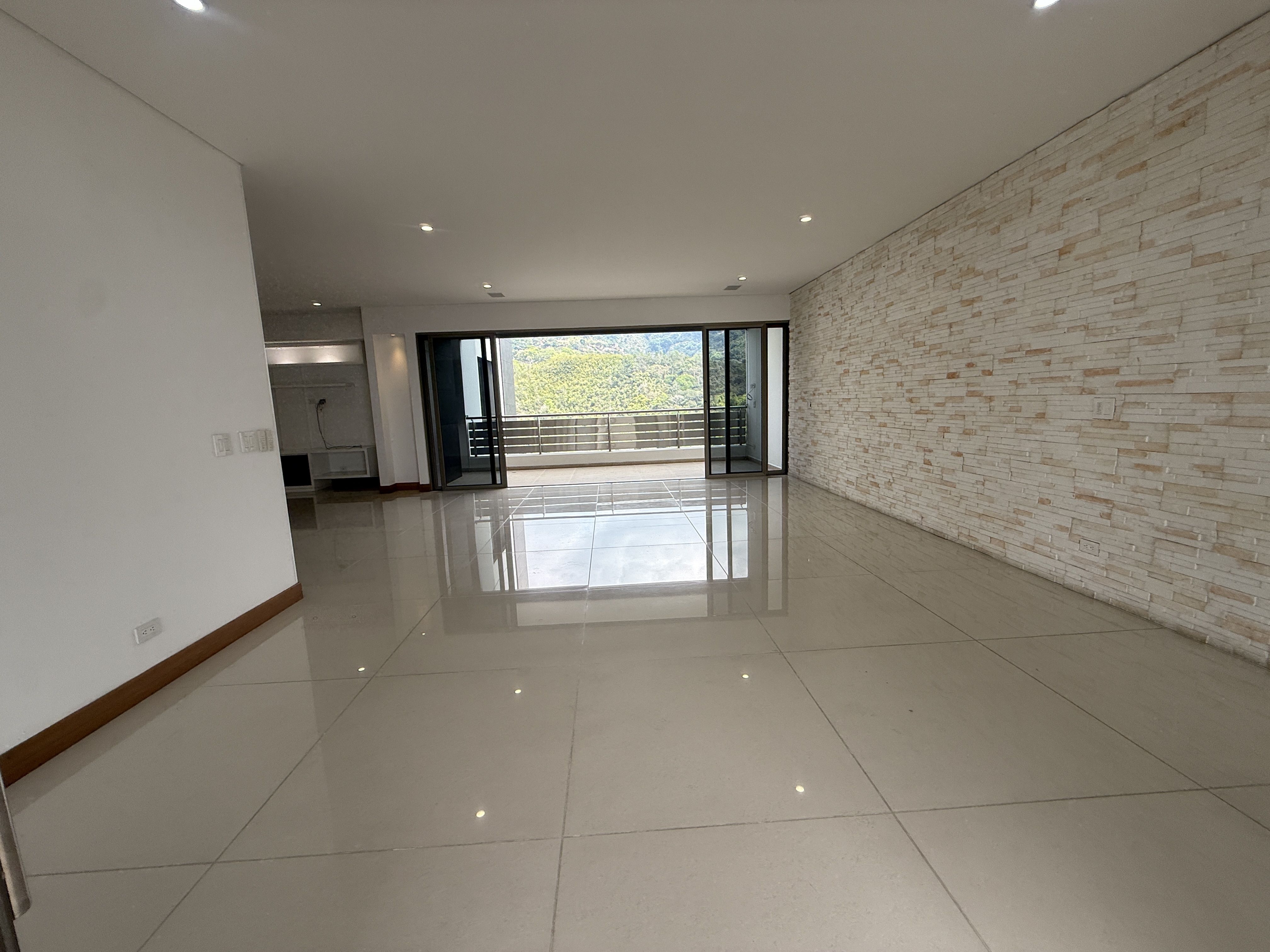 Apartamento en arriendo Santander Bucaramanga Centro 230 m2 Habitaciones 4 Baños 4 Garajes 2 Precio $12100000