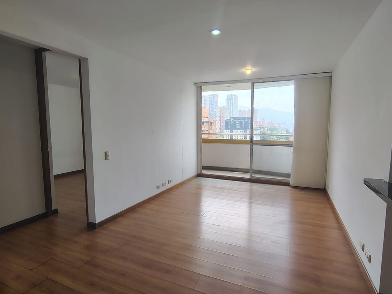 Apartamento en arriendo Antioquia Medellín La Aguacatala 47 m2 Habitaciones 1 Baños 2 Garajes 1 Precio $3600000