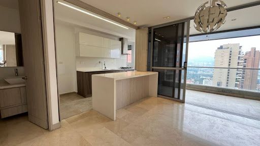 Apartamento en arriendo Antioquia Medellín La Linde 128 m2 Habitaciones 3 Baños 4 Garajes 2 Precio $7000000