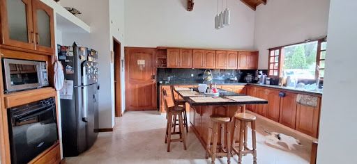 Finca en venta Antioquia Guarne Centro 300 m2 Habitaciones 5 Baños 6 Garajes 9 Precio $1800000000