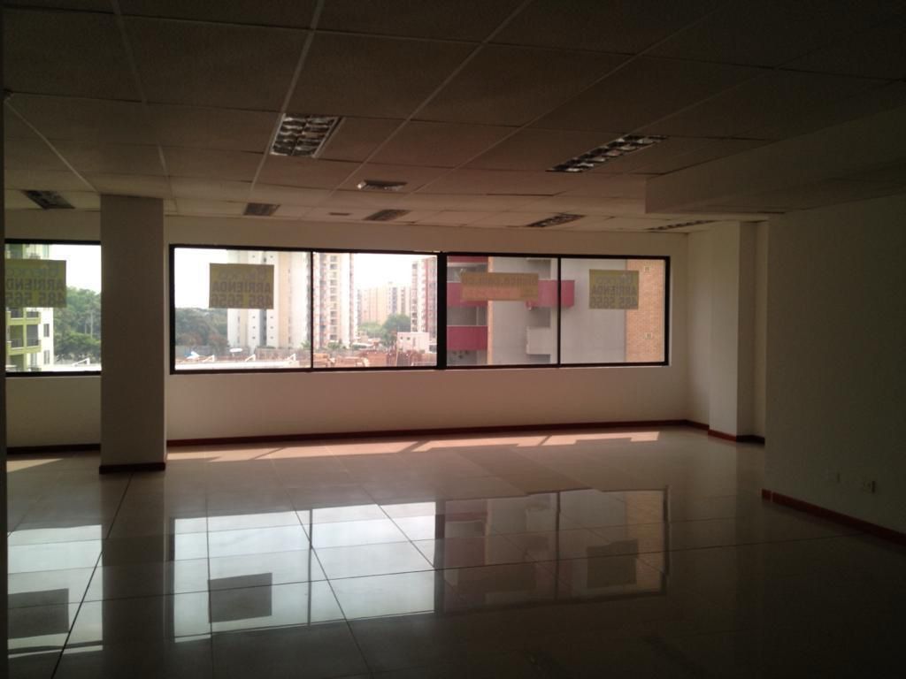 Oficina en arriendo Valle Del Cauca Cali Area Libre - Parque Del Amor 130 m2 Habitaciones 0 Baños 3 Garajes 4 Precio $4647000