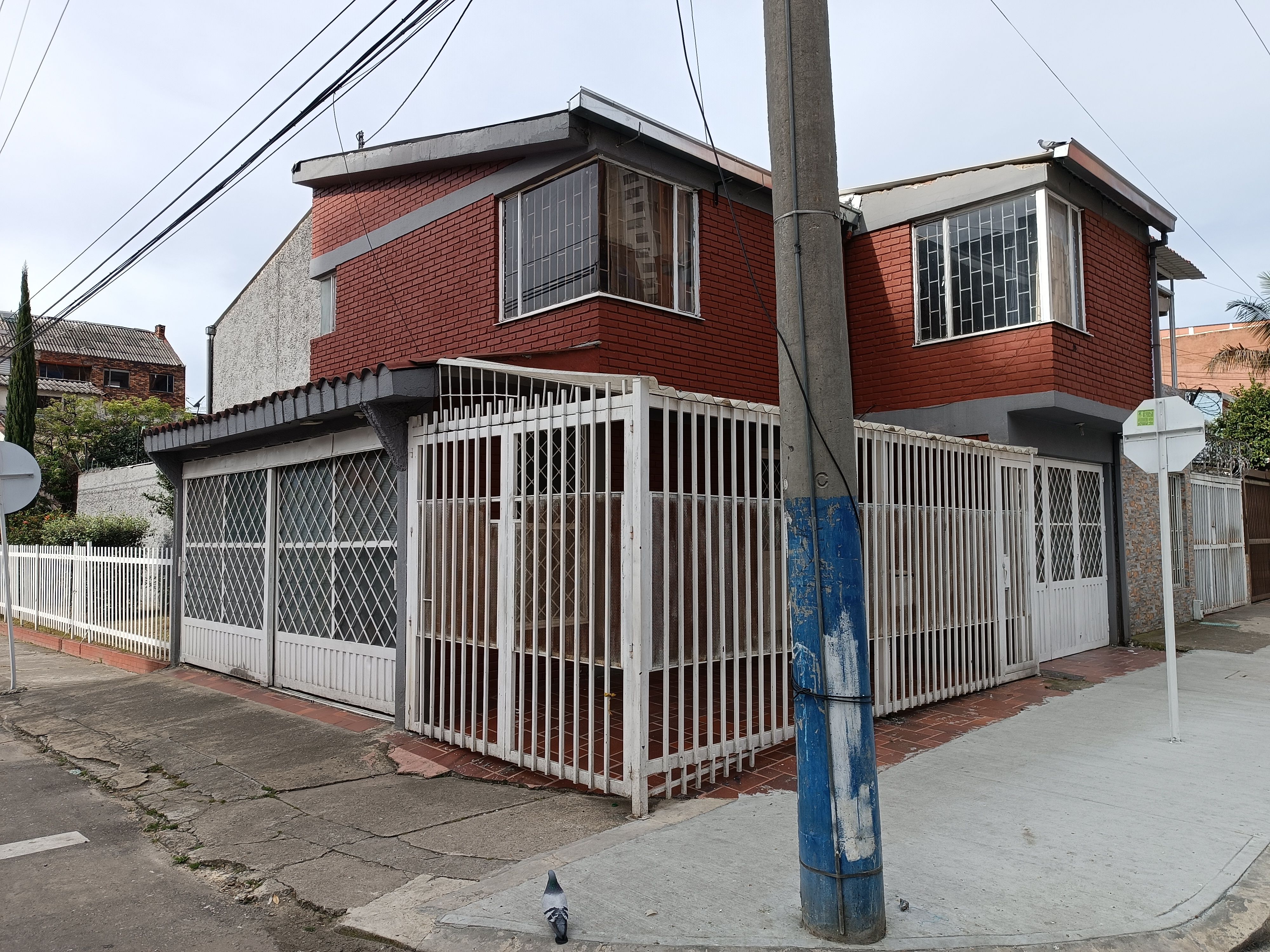 Casa en venta Cundinamarca Bogotá El Recuerdo 220 m2 Habitaciones 5 Baños 4 Garajes 4 Precio $1290000000