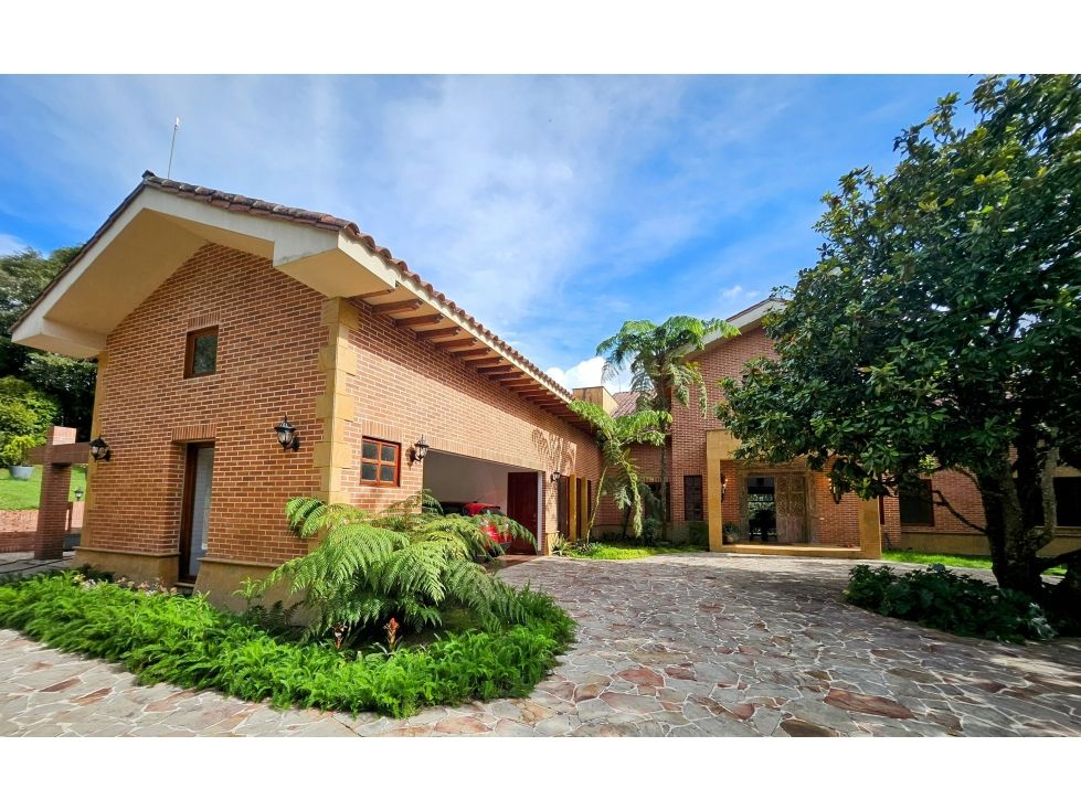 Casa en arriendo Antioquia Medellín Los Balsos No 1 870 m2 Habitaciones 5 Baños 5 Garajes 2 Precio $26000000